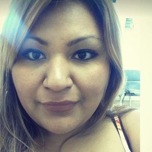 Meet your Posher, Angie